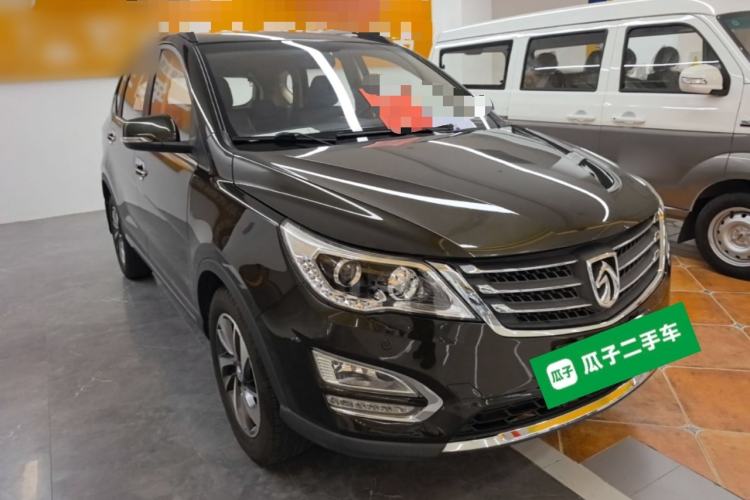 Used Baojun 560 2016 1.8L iAMT Luxury Model Front Right 45 Deg