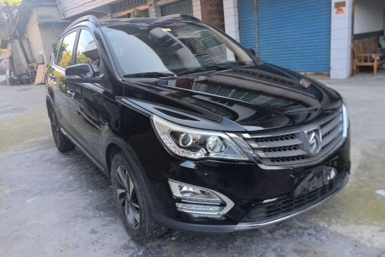 Used Baojun 560 2016 1.8L Manual Luxury Edition Front Right 45 Deg