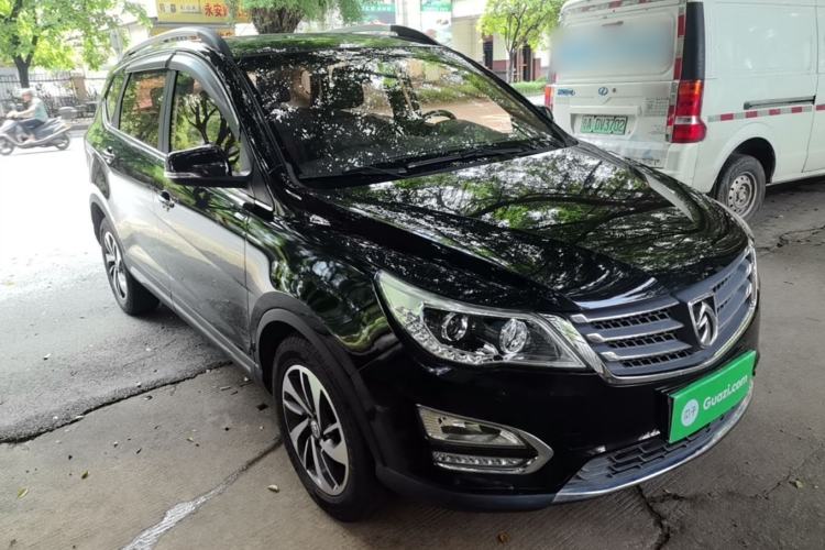 Used Baojun 560 2016 1.5T Manual Luxury Model Front Right 45 Deg