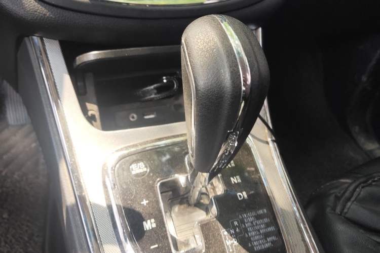 Used Baojun 560 2016 1.8L iAMT Luxury Model Gear Lever