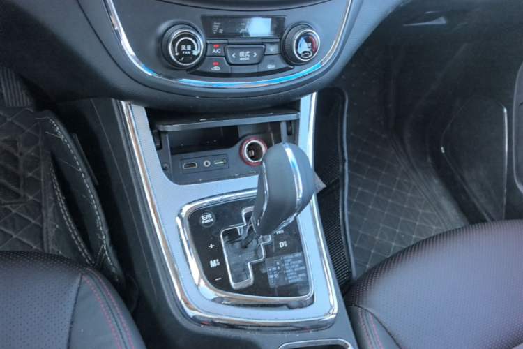 Used Baojun 560 2016 1.8L iAMT Luxury Model Gear Lever