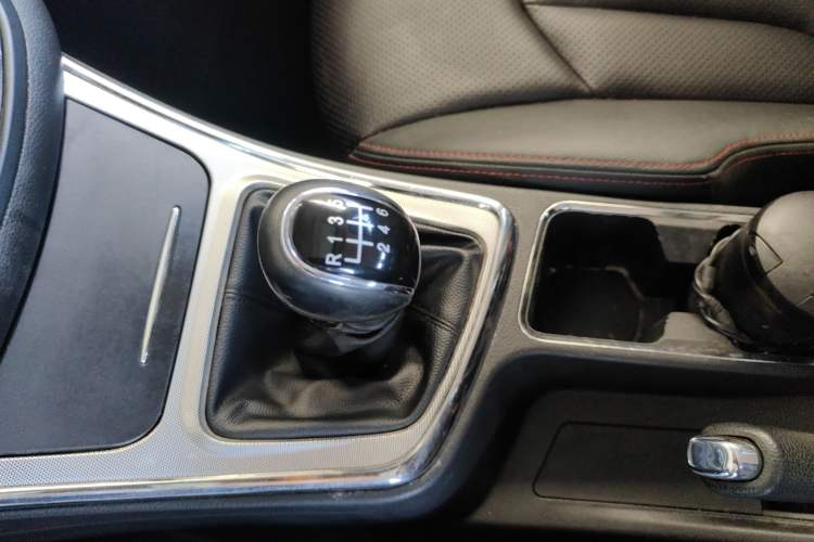 Used Baojun 560 2016 1.8L Manual Luxury Edition Gear Lever