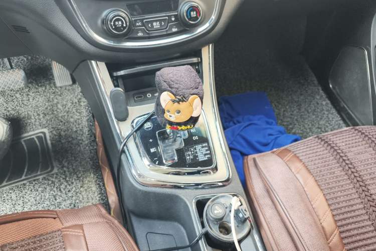 Used Baojun 560 2016 1.8L iAMT Luxury Model Gear Lever