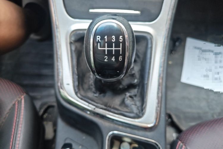 Used Baojun 560 2016 1.8L Manual Luxury Edition Gear Lever