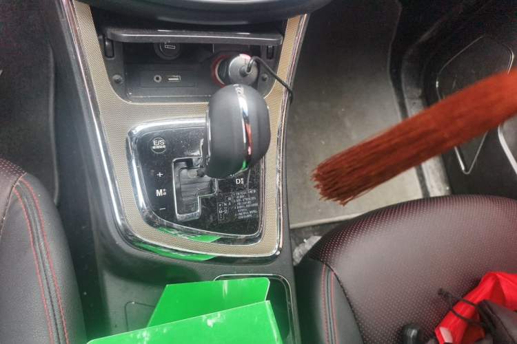 Used Baojun 560 2016 1.8L iAMT Luxury Model Gear Lever