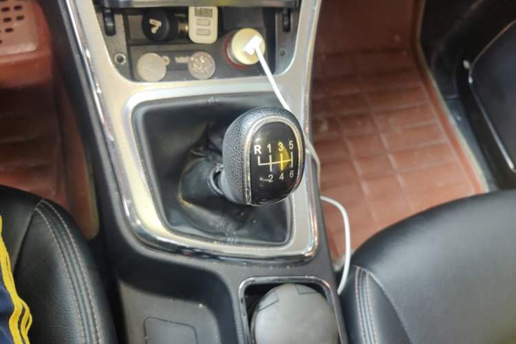Used Baojun 560 2016 1.8L Manual Elite Edition Gear Lever