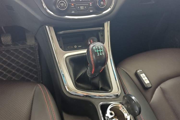 Used Baojun 560 2016 1.8L Manual Luxury Edition Gear Lever
