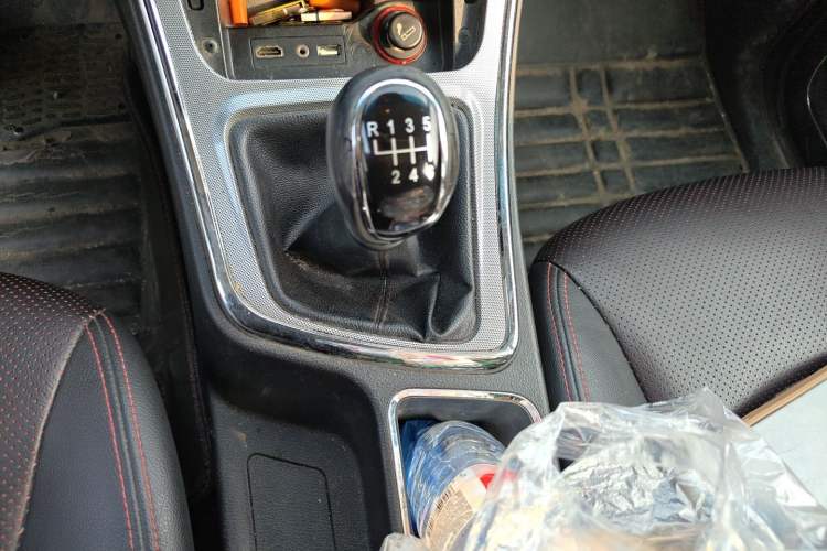 Used Baojun 560 2016 1.8L Manual Luxury Edition Gear Lever