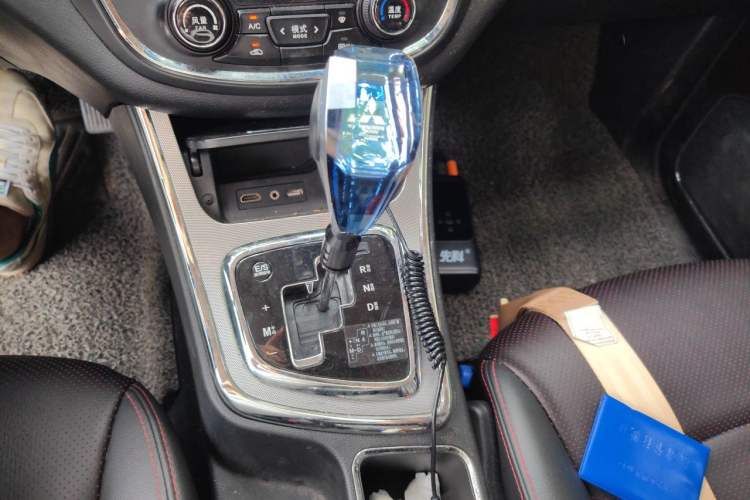 Used Baojun 560 2016 1.8L iAMT Luxury Model Gear Lever
