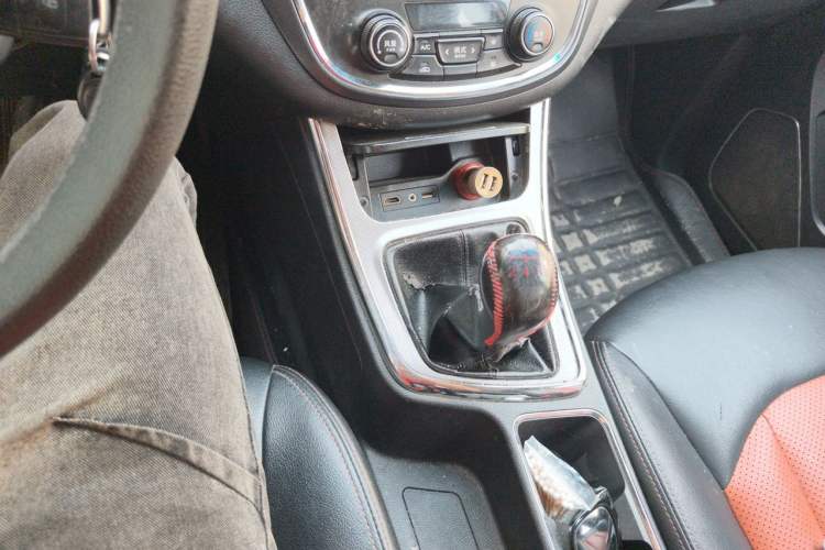 Used Baojun 560 2016 1.8L Manual Elite Edition Gear Lever