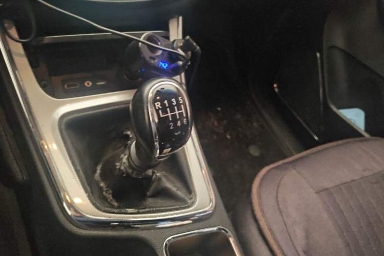 Used Baojun 560 2016 1.8L Manual Luxury Edition Gear Lever