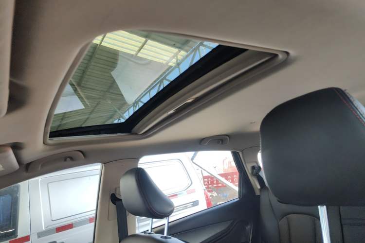 Used Baojun 560 2016 1.8L Manual Luxury Edition Headliner