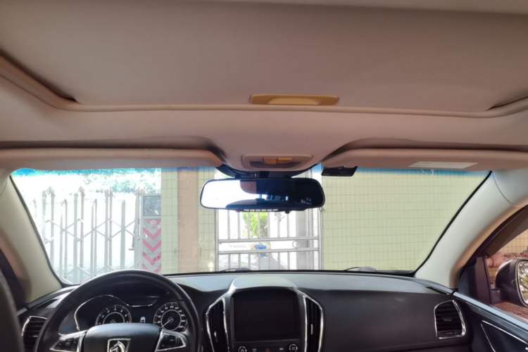 Used Baojun 560 2016 1.5T Manual Luxury Model Headliner