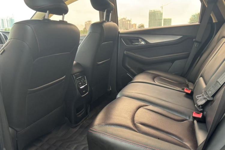 Used Baojun 560 2016 1.5T Manual Luxury Model Interior 2