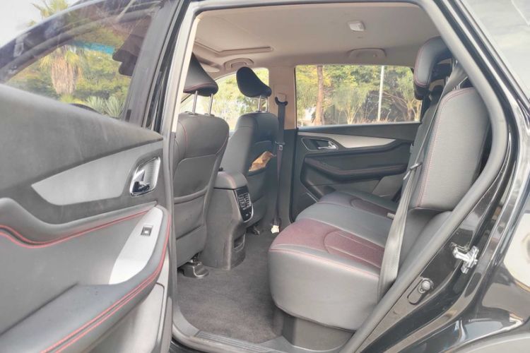 Used Baojun 560 2016 1.5T Manual Luxury Model Interior 3