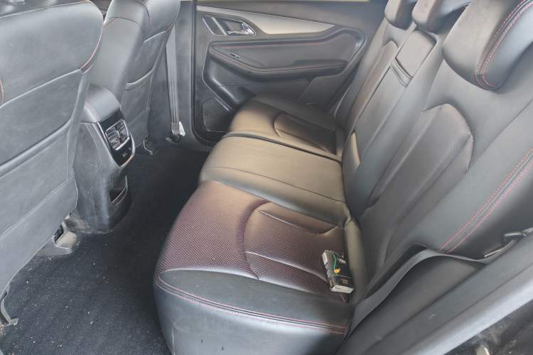 Used Baojun 560 2016 1.8L Manual Luxury Edition Interior 4
