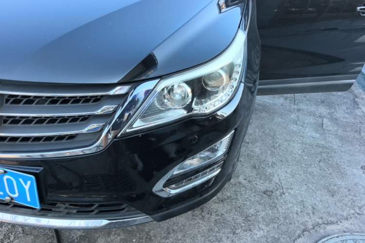 Used Baojun 560 2016 1.8L iAMT Luxury Model Left Front Headlight