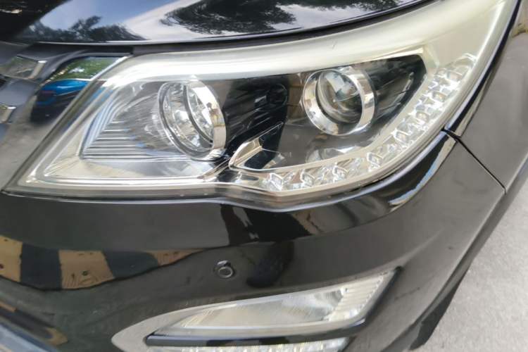 Used Baojun 560 2016 1.8L iAMT Luxury Model Left Front Headlight