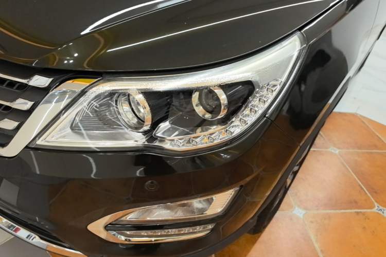 Used Baojun 560 2016 1.8L iAMT Luxury Model Left Front Headlight