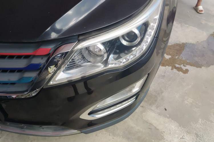 Used Baojun 560 2016 1.5T Manual Comfort Edition Left Front Headlight
