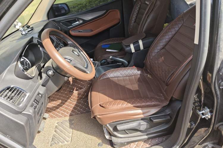 Used Baojun 560 2016 1.8L iAMT Elite Edition Left Front Seat
