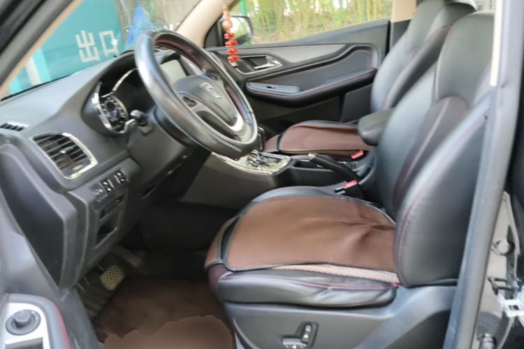 Used Baojun 560 2016 1.8L iAMT Luxury Model Left Front Seat
