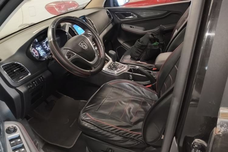Used Baojun 560 2016 1.8L iAMT Luxury Model Left Front Seat
