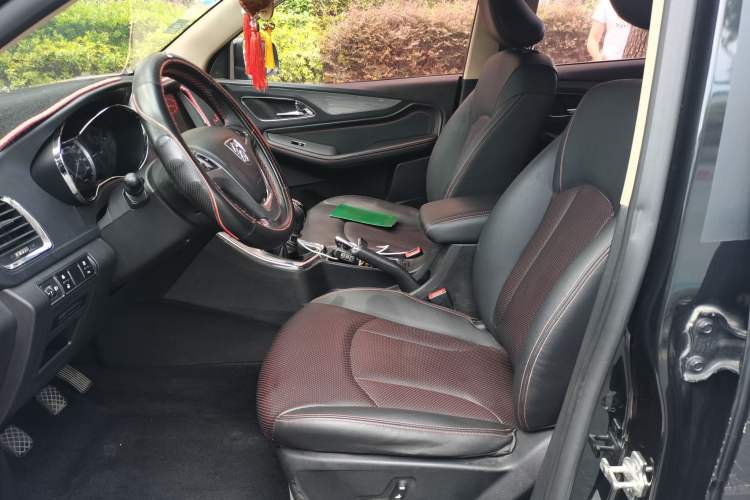 Used Baojun 560 2016 1.8L Manual Luxury Edition Left Front Seat