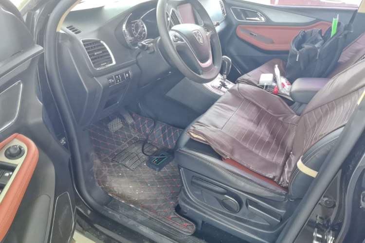 Used Baojun 560 2016 1.8L iAMT Elite Edition Left Front Seat
