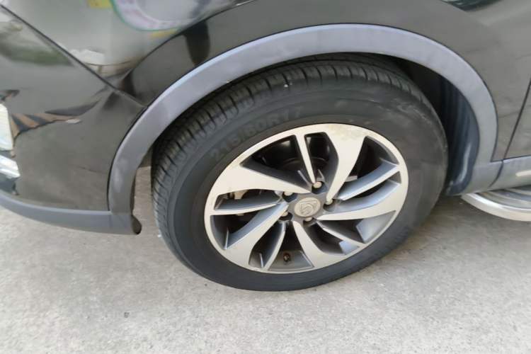 Used Baojun 560 2016 1.8L iAMT Luxury Model Left Front Wheel Hub