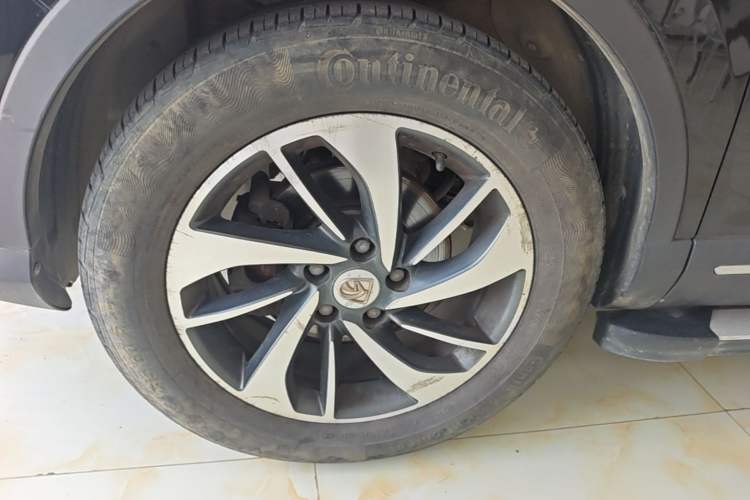 Used Baojun 560 2016 1.8L Manual Luxury Edition Left Front Wheel Hub