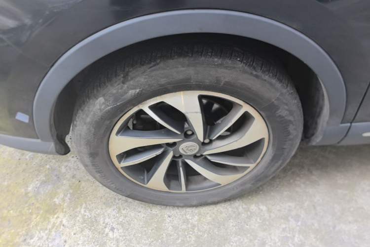 Used Baojun 560 2016 1.8L Manual Luxury Edition Left Front Wheel Hub
