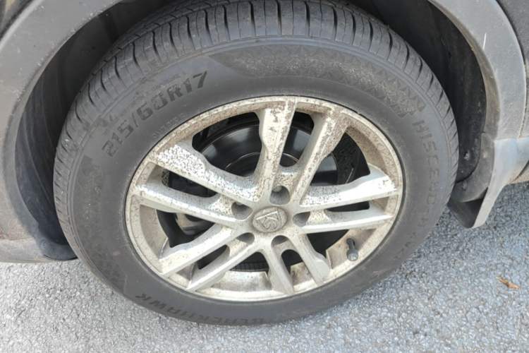 Used Baojun 560 2016 1.5T Manual Comfort Edition Left Front Wheel Hub