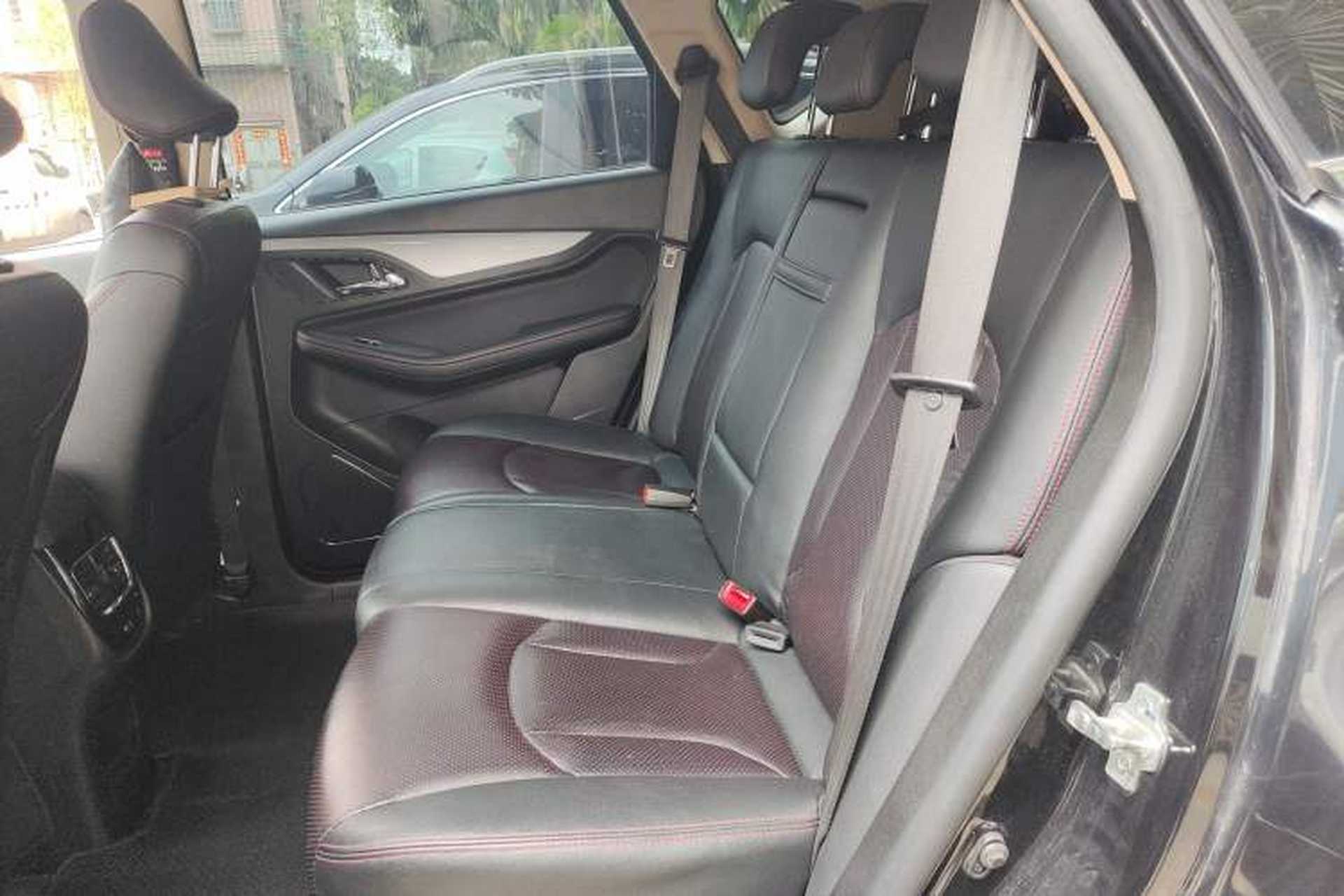 Used Baojun 560 2016 1.8L iAMT Luxury Model Left Rear Seat