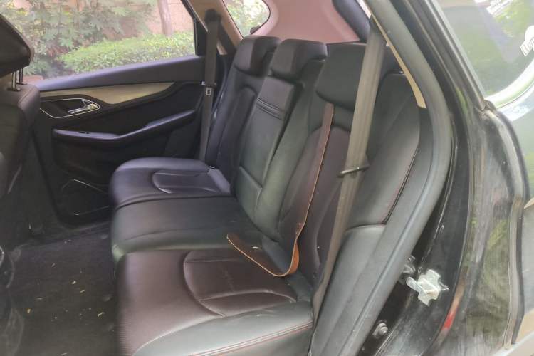 Used Baojun 560 2016 1.8L iAMT Luxury Model Left Rear Seat