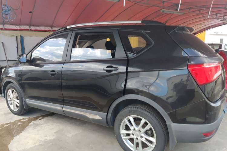 Used Baojun 560 2016 1.5T Manual Comfort Edition Left Side