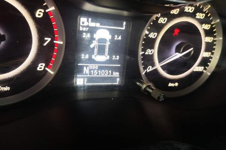 Used Baojun 560 2016 1.8L iAMT Luxury Model Odometer Close Up