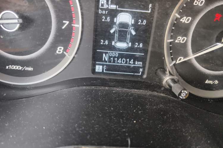Used Baojun 560 2016 1.8L iAMT Luxury Model Odometer Close Up