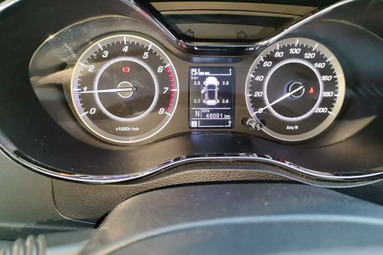 Used Baojun 560 2016 1.8L iAMT Luxury Model Odometer Close Up