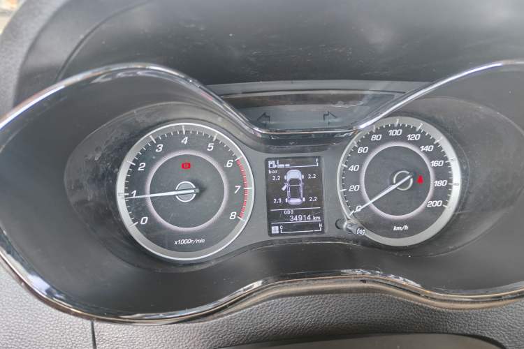 Used Baojun 560 2016 1.8L Manual Luxury Edition Odometer Close Up