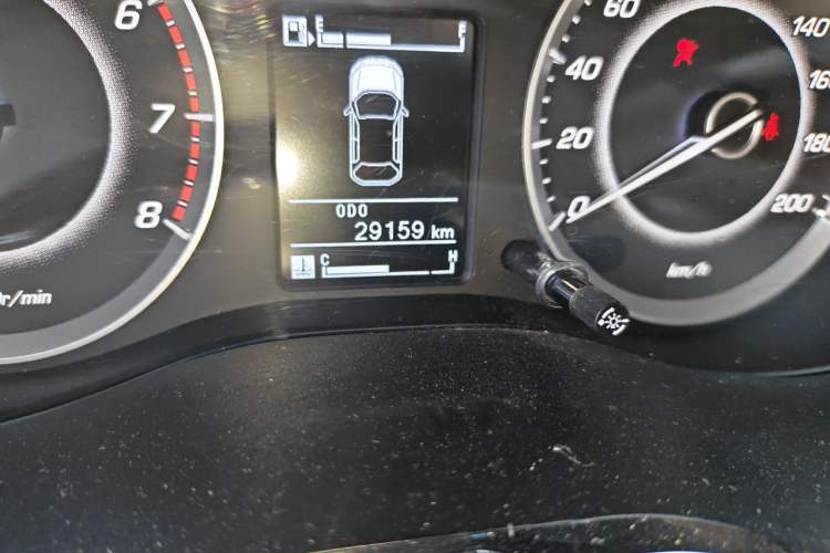 Used Baojun 560 2016 1.8L Manual Elite Edition Odometer Close Up