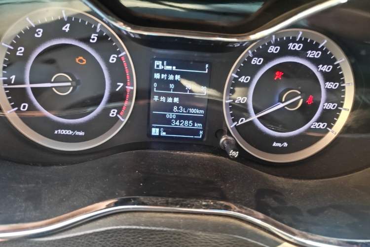 Used Baojun 560 2016 1.8L Manual Luxury Edition Odometer Close Up
