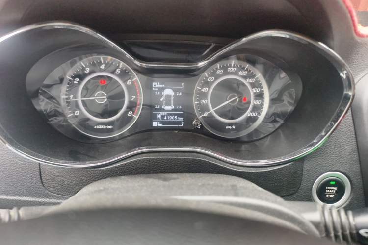 Used Baojun 560 2016 1.8L iAMT Luxury Model Odometer Close Up