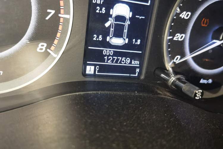 Used Baojun 560 2016 1.8L Manual Luxury Edition Odometer Close Up