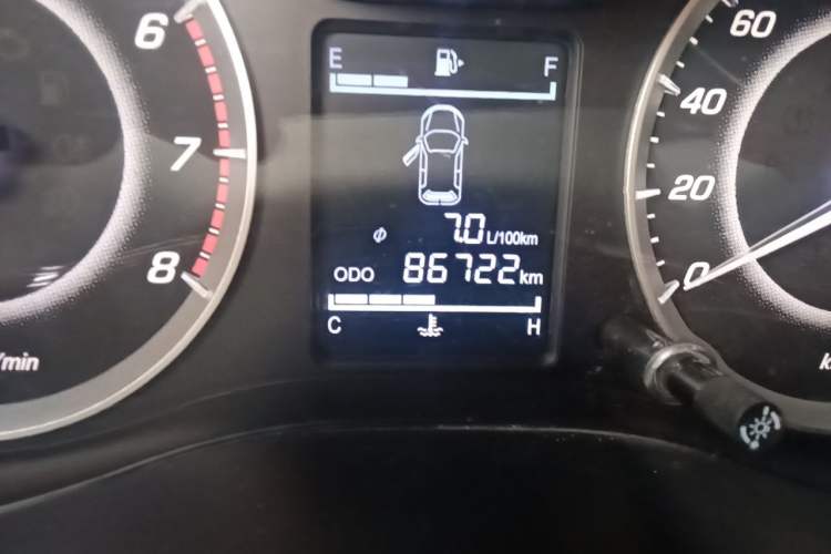 Used Baojun 560 2016 1.8L Manual Comfort Edition Odometer Close Up