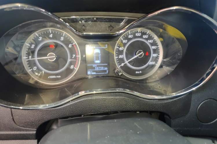 Used Baojun 560 2016 1.8L Manual Elite Edition Odometer Close Up