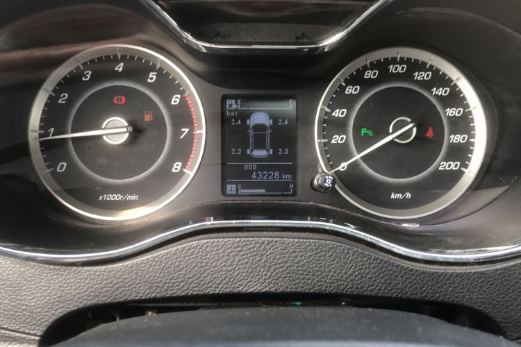 Used Baojun 560 2016 1.8L Manual Luxury Edition Odometer Close Up