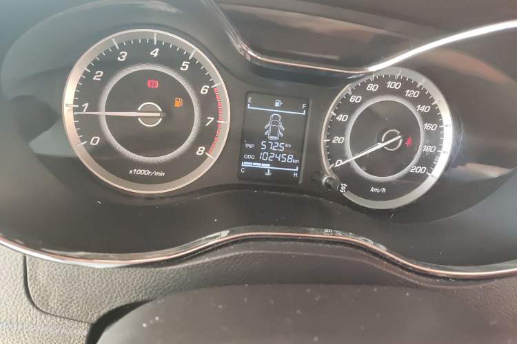 Used Baojun 560 2016 1.5T Manual Comfort Edition Odometer Close Up