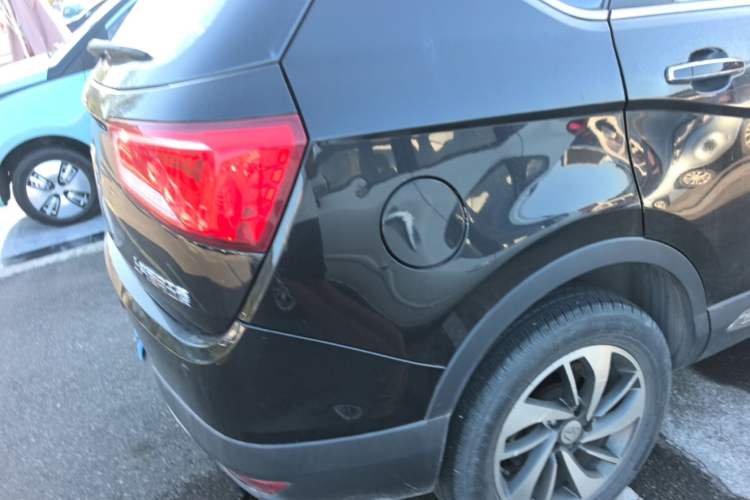 Used Baojun 560 2016 1.8L iAMT Luxury Model Rear Right 45 Deg