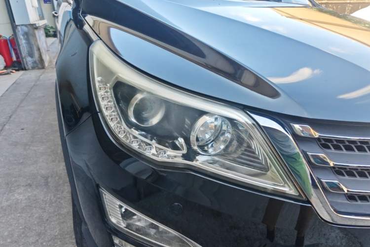 Used Baojun 560 2016 1.8L Manual Luxury Edition Right Front Headlight